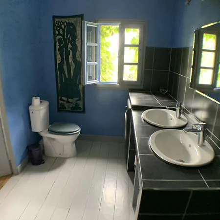 Mas Valentine Apartment